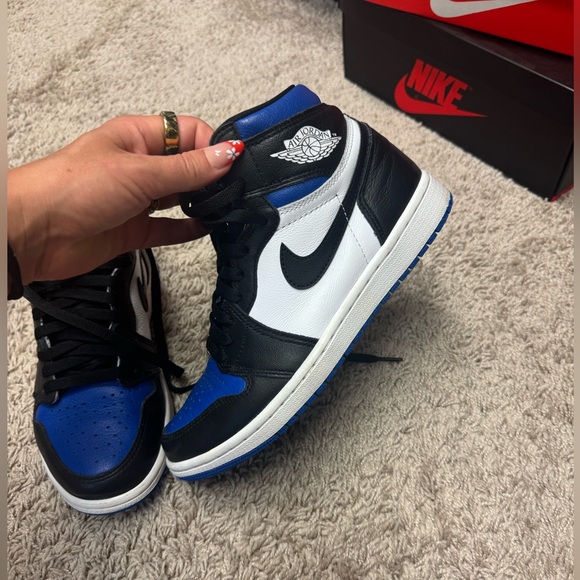 Air Jordan 1 Retro High OG ‘Royal Toe’ - Picture 5 of 6